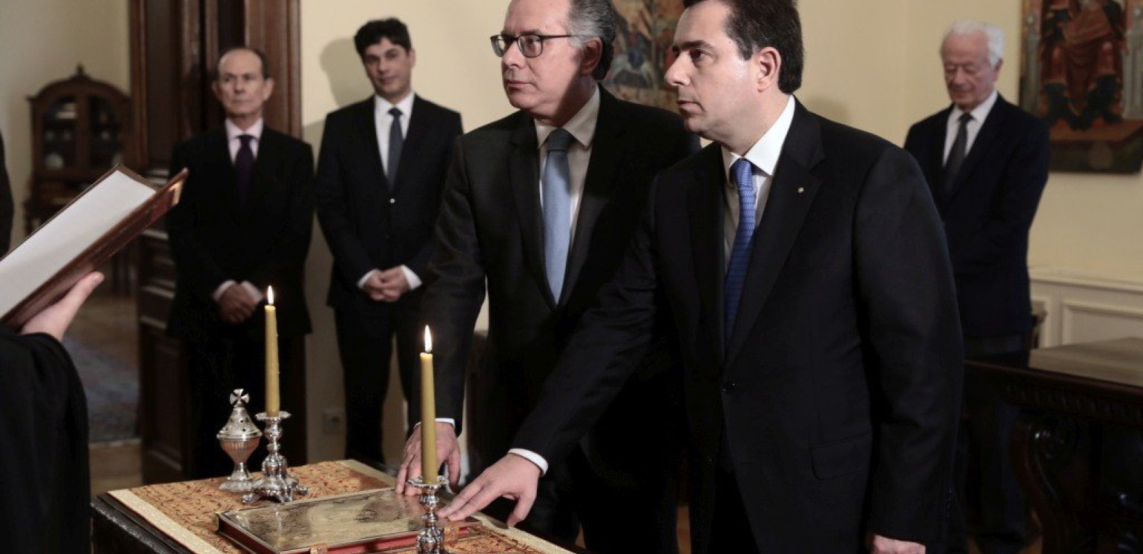 Χωρισμένη στα... τρία η νέα κυβέρνηση για την ορκωμοσία 