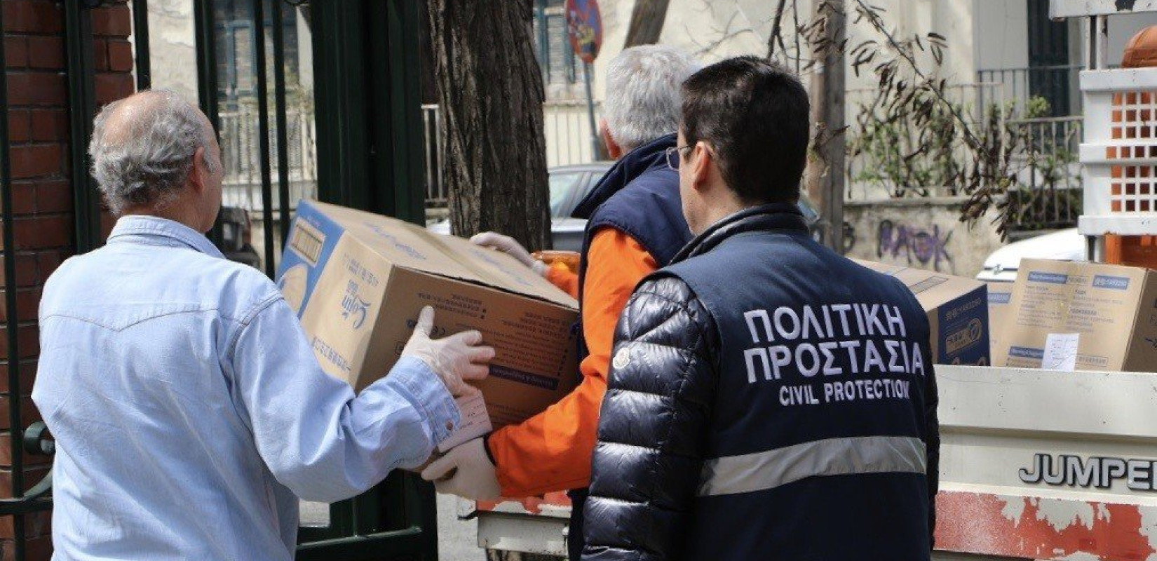 Νέο φορτίο υγειονομικού υλικού σε όσους δίνουν μάχη κατά της πανδημίας παρέδωσε η ΠΚΜ