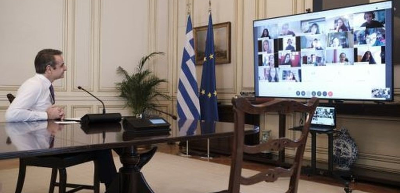 Τηλεδιάσκεψη Μητσοτάκη με μαθητές του 1ου γυμνασίου Μυτιλήνης 