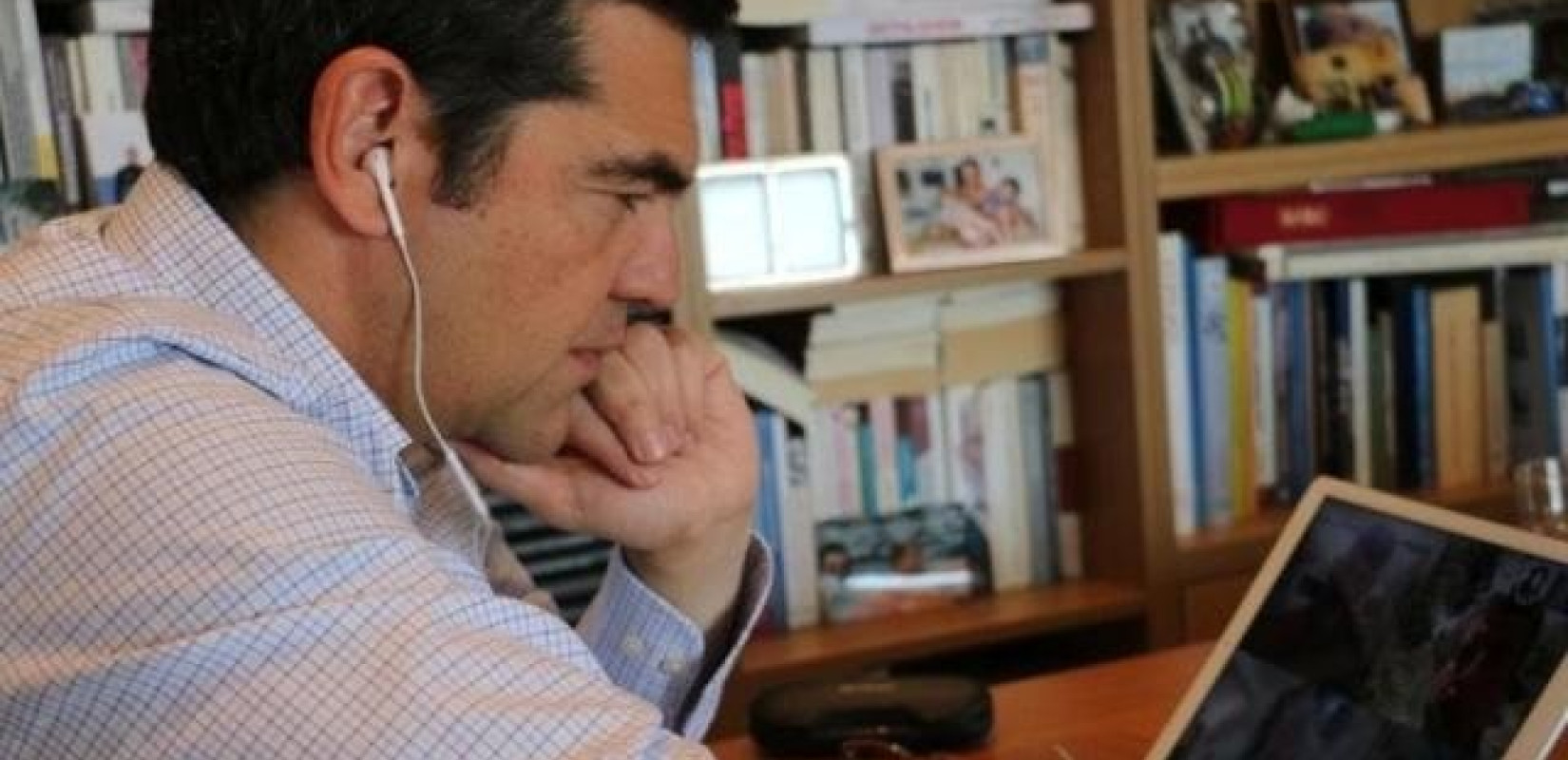 Υπόμνημα στο ΤΧΣ για το πάρε-δώσε των μετοχών της Πειραιώς