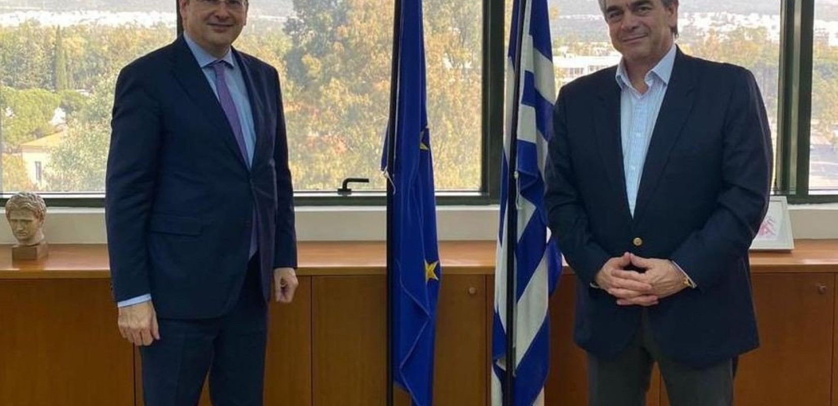 Στα χέρια του Κ. Χατζηδάκη 14 προτάσεις του ΕΒΕΑ