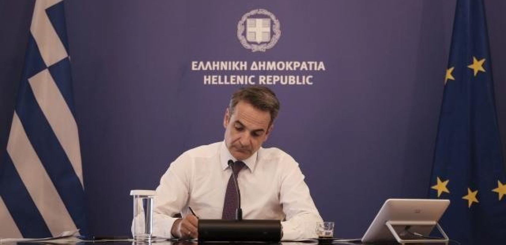 Το διακύβευμα και το γήπεδο του ανασχηματισμού