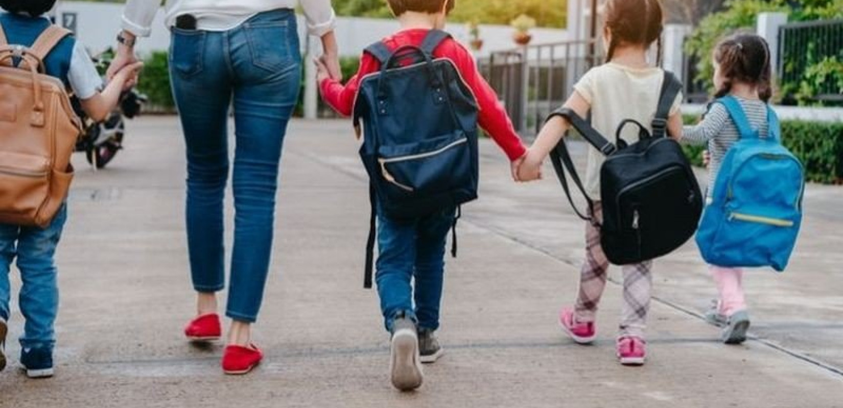 Αυτό είναι το έγγραφο μετακίνησης για τους μαθητές 