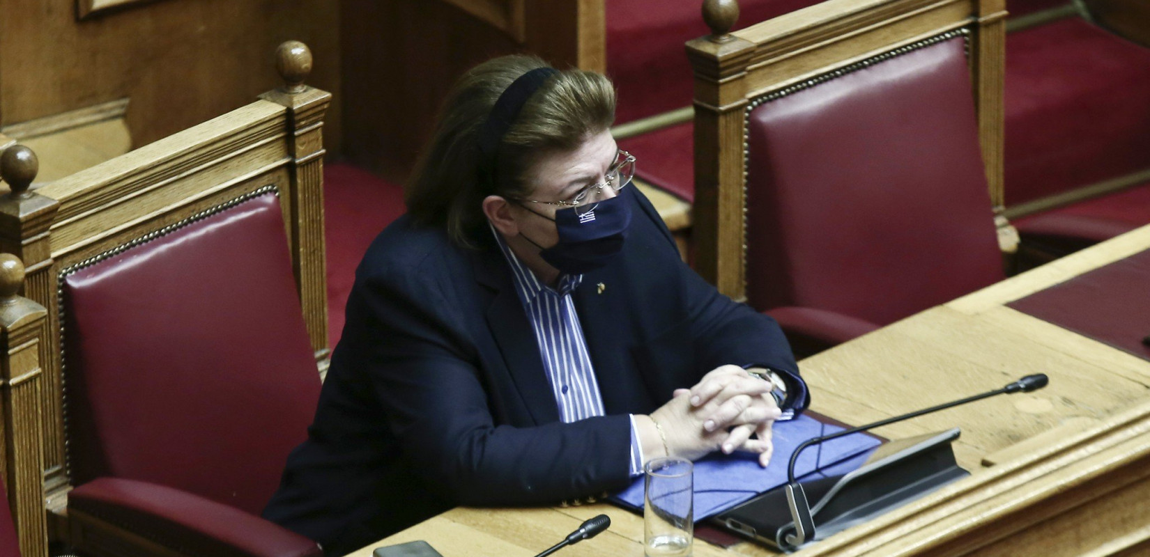 Βουλή - Μενδώνη: "Στο υπουργείο Πολιτισμού δεν υπάρχει πίσω πόρτα"