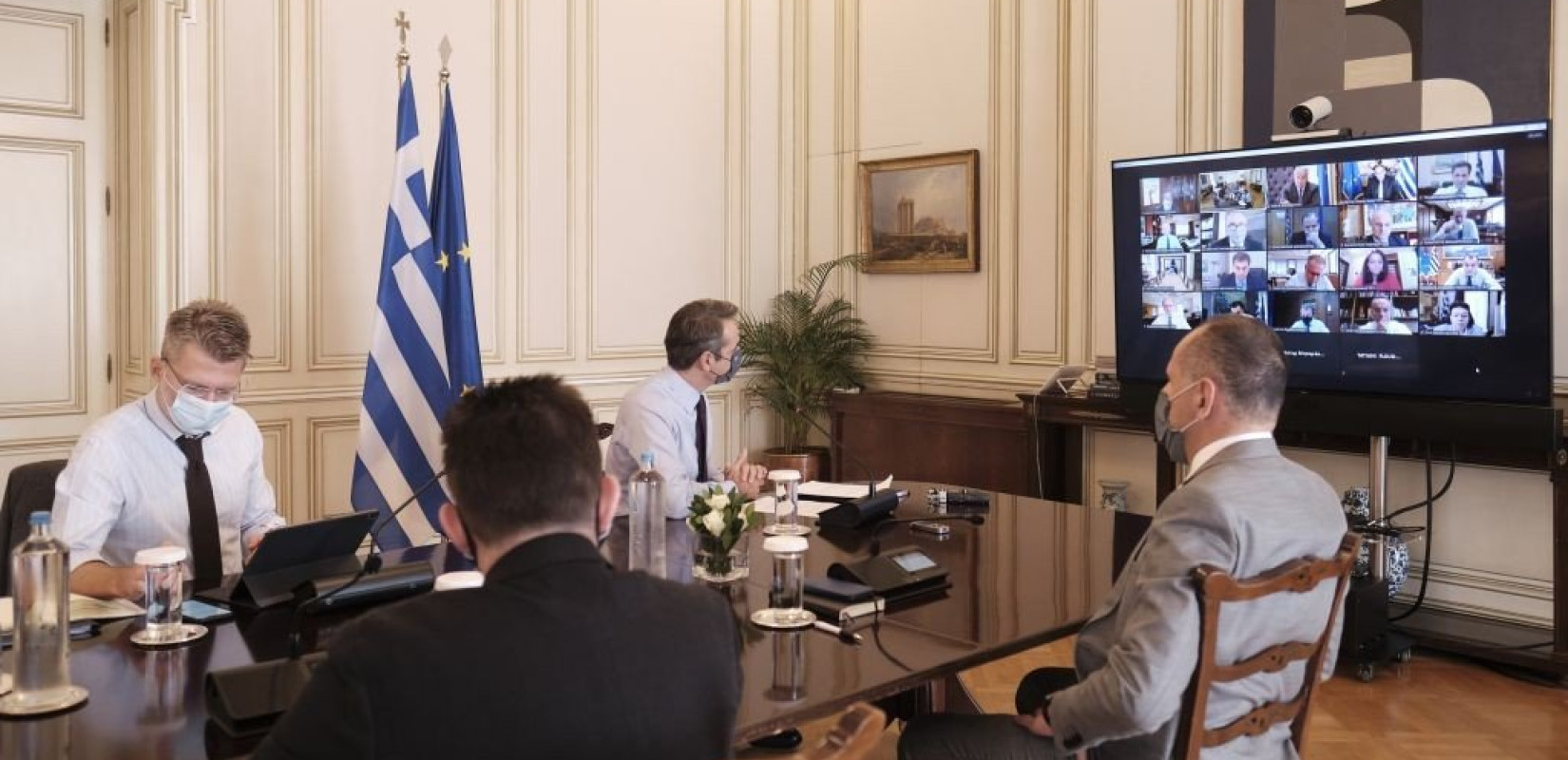 Νέα μέτρα ανακοινώνει αύριο ο Μητσοτάκης - "Κόκκινες" Θεσσαλονίκη, Λάρισα και Ροδόπη