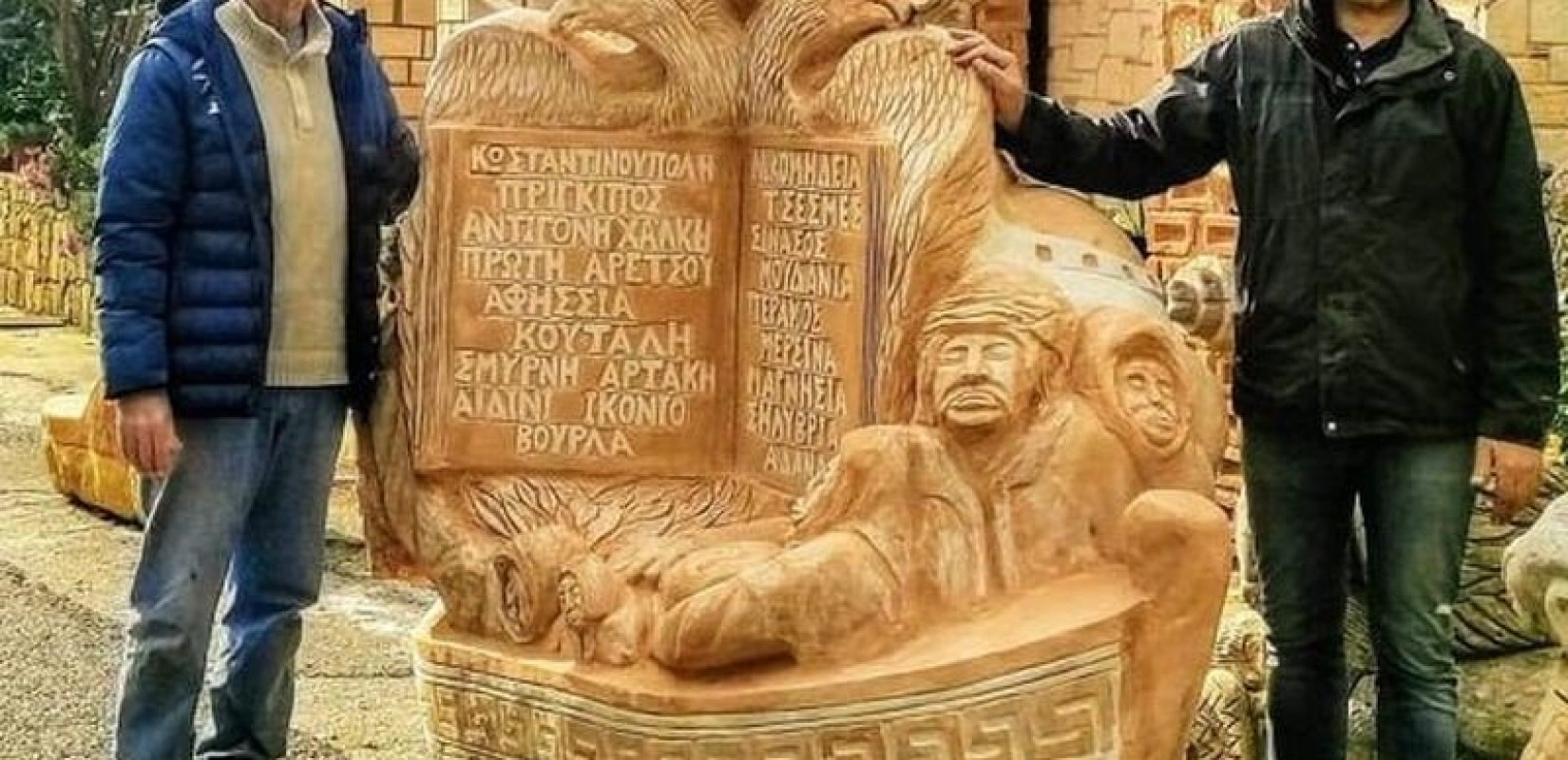 Ένα γλυπτό του Βασίλη Παυλή ετοιμάζεται για το “μεγάλο του ταξίδι” 