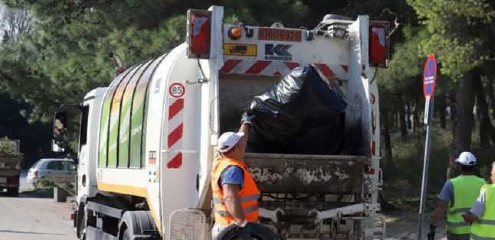 Τραγικό δυστύχημα στη Χαλκιδική: ΙΧ παρέσυρε και σκότωσε υπάλληλο της καθαρότητας