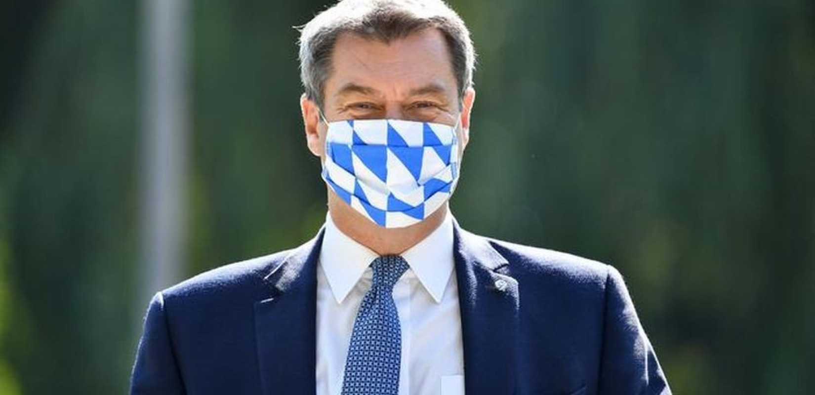 Ο πρωθυπουργός της Βαυαρίας προτείνει να εμβολιαστούν οι πολιτικοί με AstraZeneca