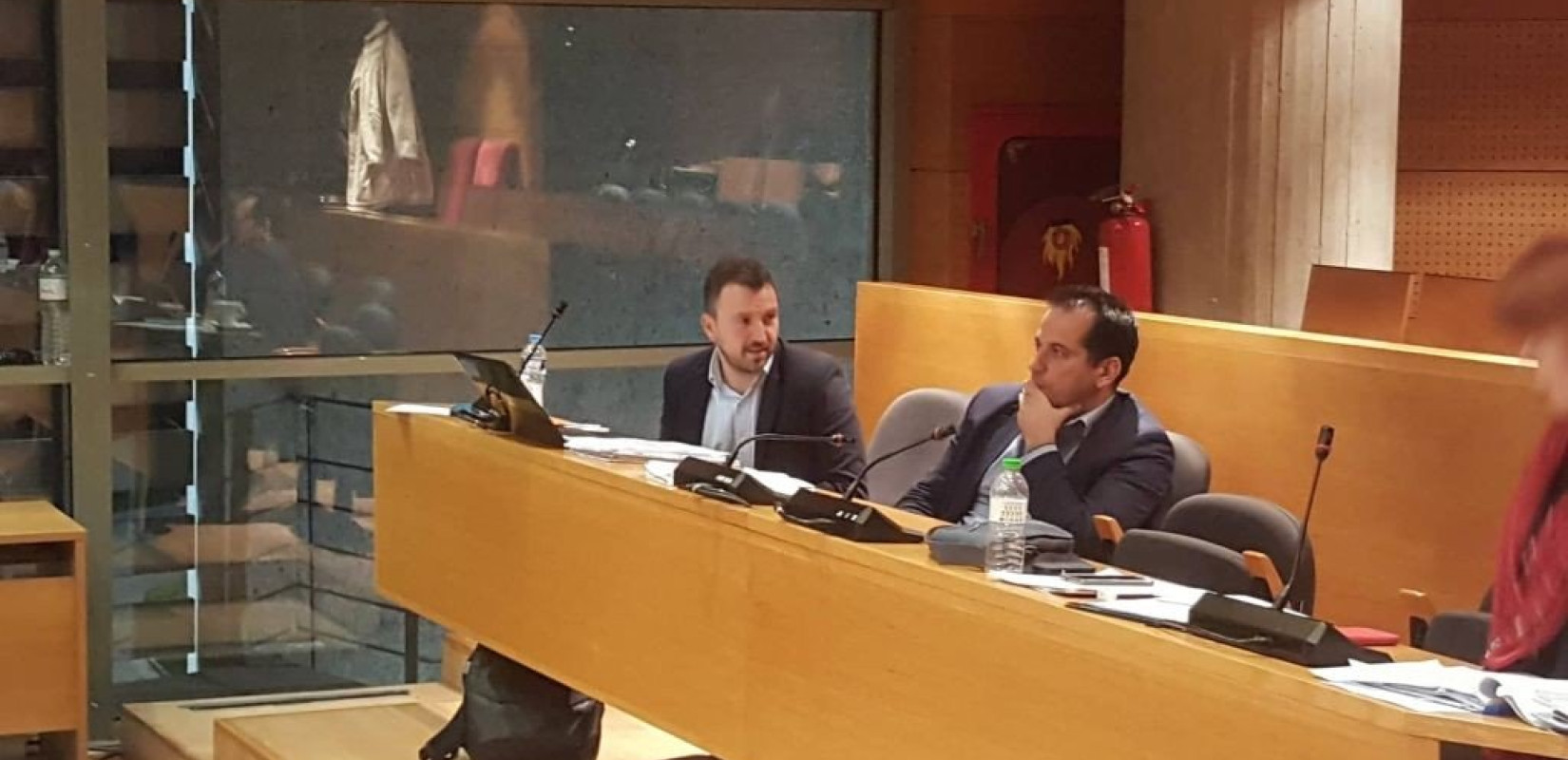 Απίστευτος καβγάς στο δημοτικό συμβούλιο Θεσσαλονίκης