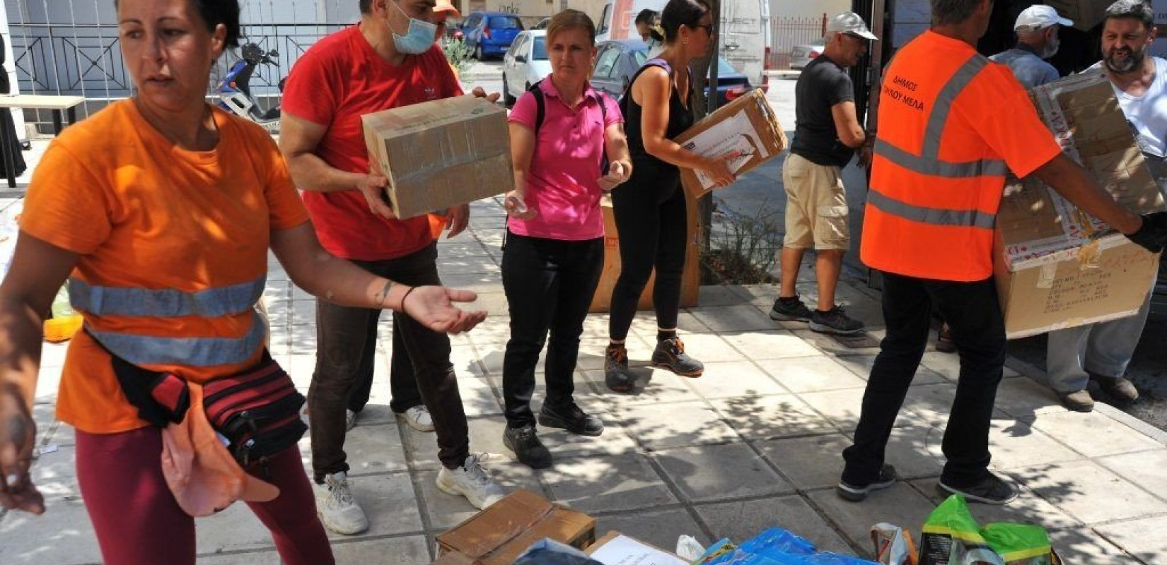 Αναχώρησε η πρώτη παρτίδα βοήθειας για τους πυρόπληκτους από τον δήμο Παύλου Μελά (φωτ.)