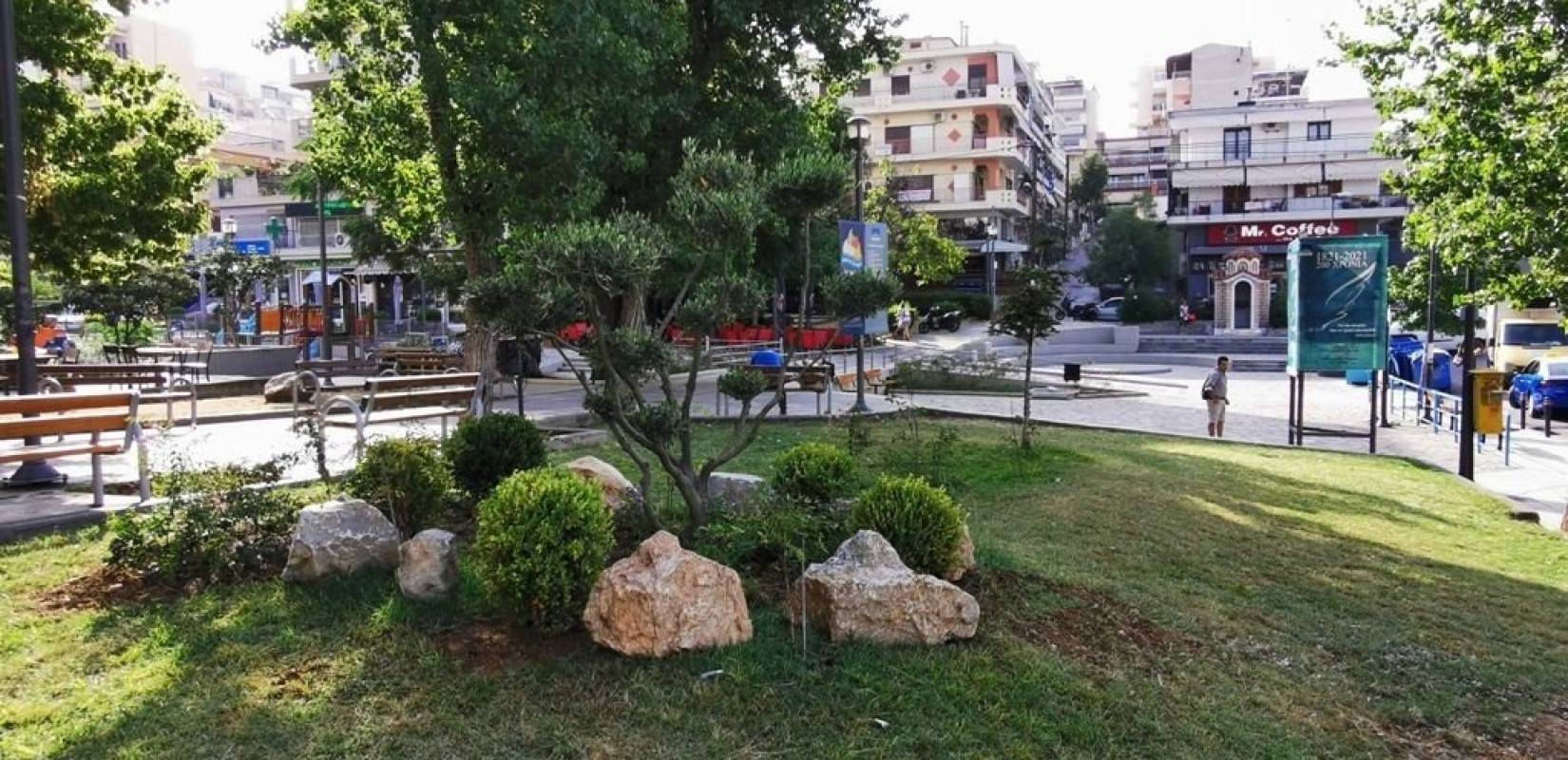 «Ομόρφυνε» η πλατεία Μετεώρων στην Πολίχνη (φωτ.)