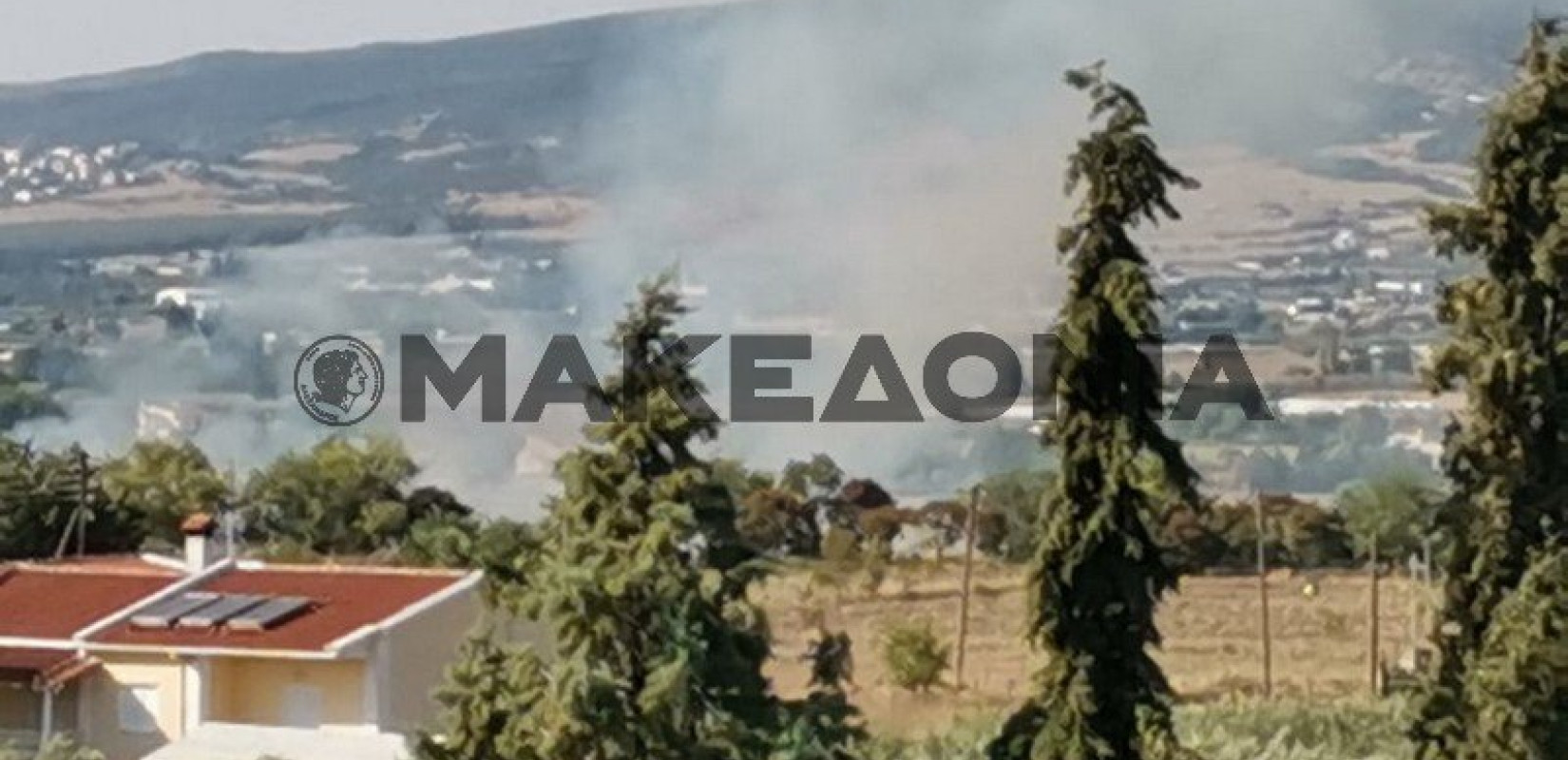  Φωτιά κοντά σε κατοικημένη περιοχή στα Βασιλικά (Bίντεο) 