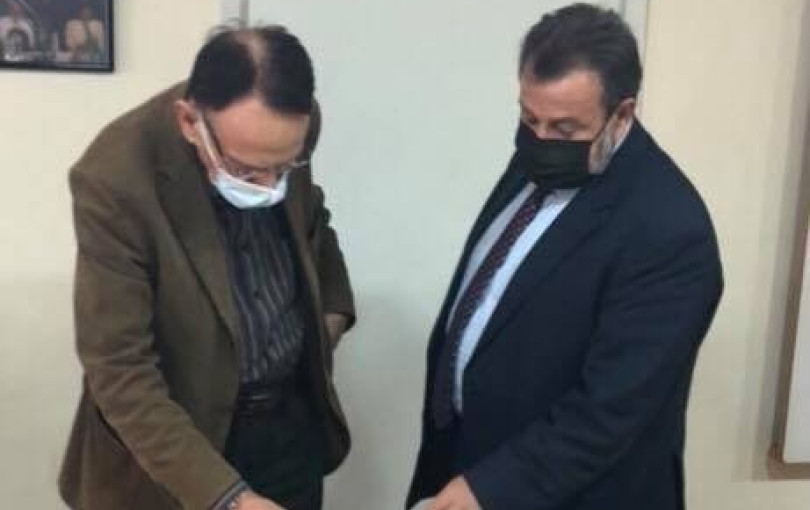 Σχεδόν 7.000 υπογραφές κατέθεσε ο Κεγκέρογλου λίγο πριν τις ανακοινώσεις Παπανδρέου Σχεδόν 7.000 υπογραφές κατέθεσε ο Κεγκέρογλου λίγο πριν τις ανακοινώσεις Παπανδρέου