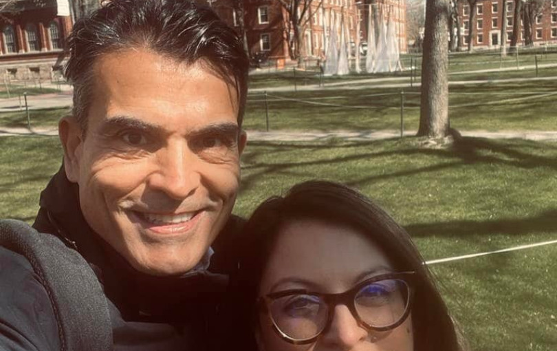 Το reunion της συζύγου Κούβελα στην Αμερική Το reunion της συζύγου Κούβελα στην Αμερική