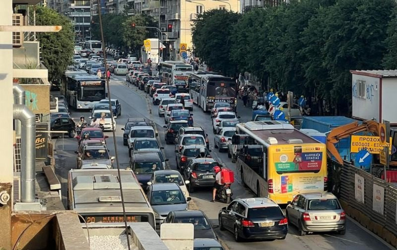 Λύση του κυκλοφοριακού με... ευχές