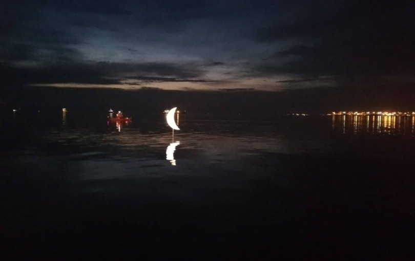 Στη σκιά του φεγγαριού... Στη σκιά του φεγγαριού...