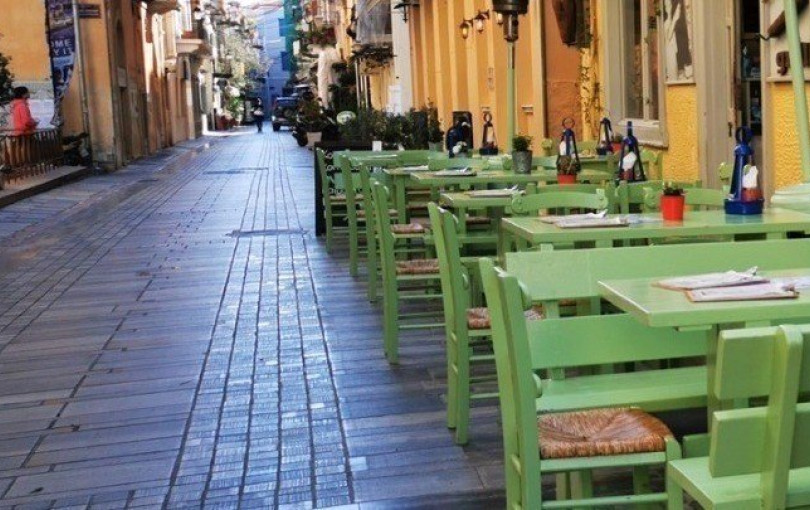Θεσσαλονίκη: Γιατί ξεκίνησε… απότομα δίαιτα η εστίαση – Ο χαμένος τζίρος των 30 εκατ. ευρώ, το οξυγόνο της ΔΕΘ και ο κίνδυνος για 1.000 λουκέτα
