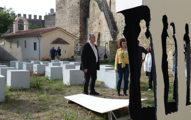 Θεσσαλονίκη: Ο Δ. Κουτσούμπας στην έκθεση «Και πάνω τους η μνήμη καίει» (φωτ.) Θεσσαλονίκη: Ο Δ. Κουτσούμπας στην έκθεση «Και πάνω τους η μνήμη καίει» (φωτ.)