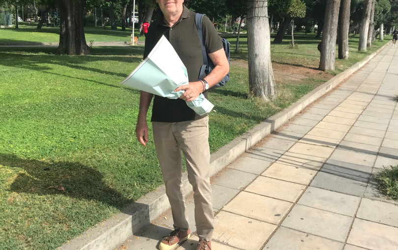 Για ποιον έχει αγοράσει τα λουλούδια ο Βούγιας; Για ποιον έχει αγοράσει τα λουλούδια ο Βούγιας;