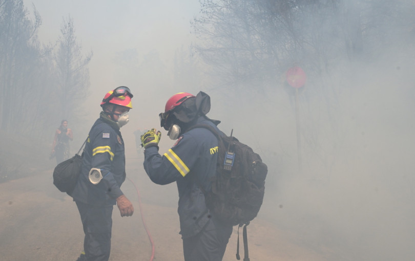 Ξέσπασε πυρκαγιά στα Οινόφυτα Βοιωτίας - Ανεστάλη η σιδηροδρομική κυκλοφορία Πολυδένδρου- Χαλκίδας