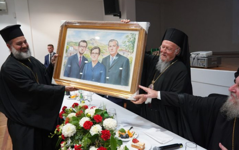 Ενα σπάνιο δώρο και η συγκίνηση του Οικουμενικού Πατριάρχη Ενα σπάνιο δώρο και η συγκίνηση του Οικουμενικού Πατριάρχη