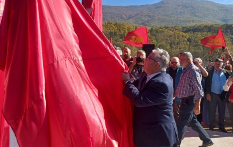 Φλώρινα: Κλίμα συγκίνησης στα αποκαλυπτήρια του μνημείου στον ομαδικό τάφο ανταρτών του ΔΣΕ