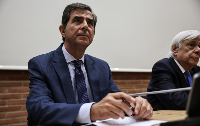 Όταν ο Γκιουλέκας εξυπηρέτησε ως πωλητής πασίγνωστη τραγουδίστρια... Όταν ο Γκιουλέκας εξυπηρέτησε ως πωλητής πασίγνωστη τραγουδίστρια...