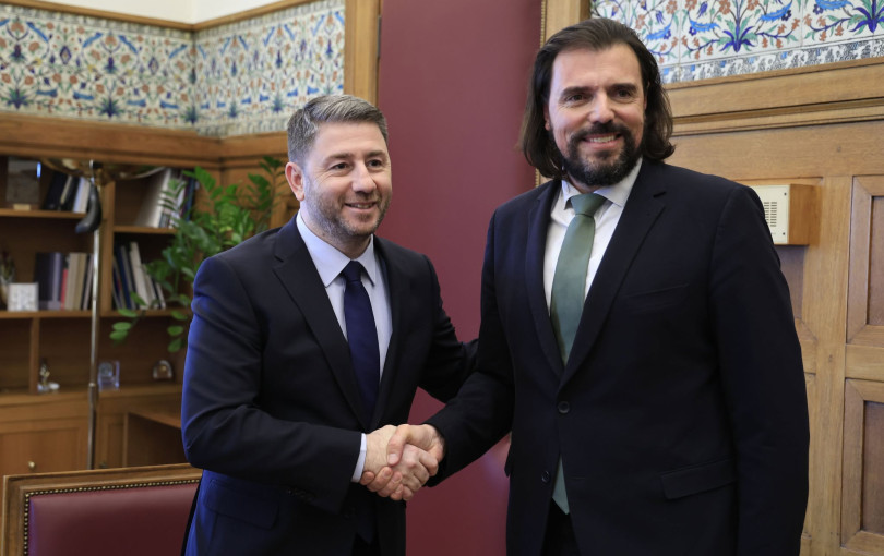 Ψάχνει γραφείο στο κέντρο