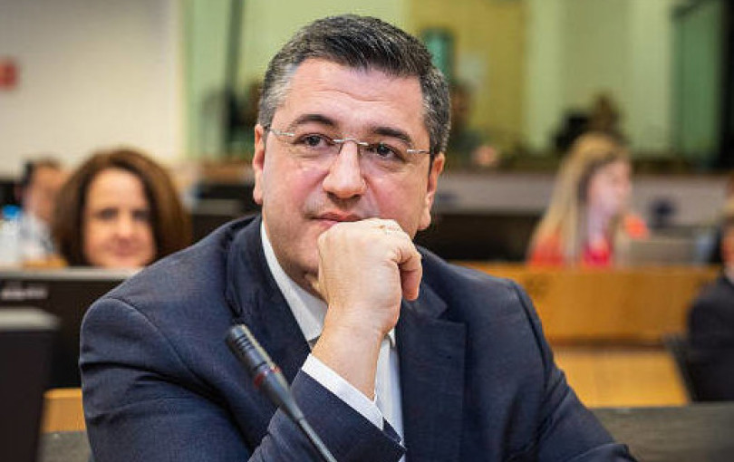 Εκτός για λίγο ο Ευρωπαίος Eπίτροπος Απ. Τζιτζικώστας που υπεβλήθη σε χειρουργική επέμβαση Εκτός για λίγο ο Ευρωπαίος Eπίτροπος Απ. Τζιτζικώστας που υπεβλήθη σε χειρουργική επέμβαση
