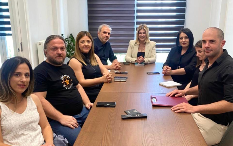 Στο γραφείο του Νίκου Ανδρουλάκη στη Θεσσαλονίκη οι αδιόριστοι επιτυχόντες του ΑΣΕΠ Στο γραφείο του Νίκου Ανδρουλάκη στη Θεσσαλονίκη οι αδιόριστοι επιτυχόντες του ΑΣΕΠ