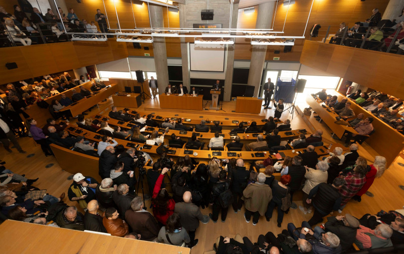 Συνάντηση Αγγελούδη με τα μέλη της παράταξής του Συνάντηση Αγγελούδη με τα μέλη της παράταξής του