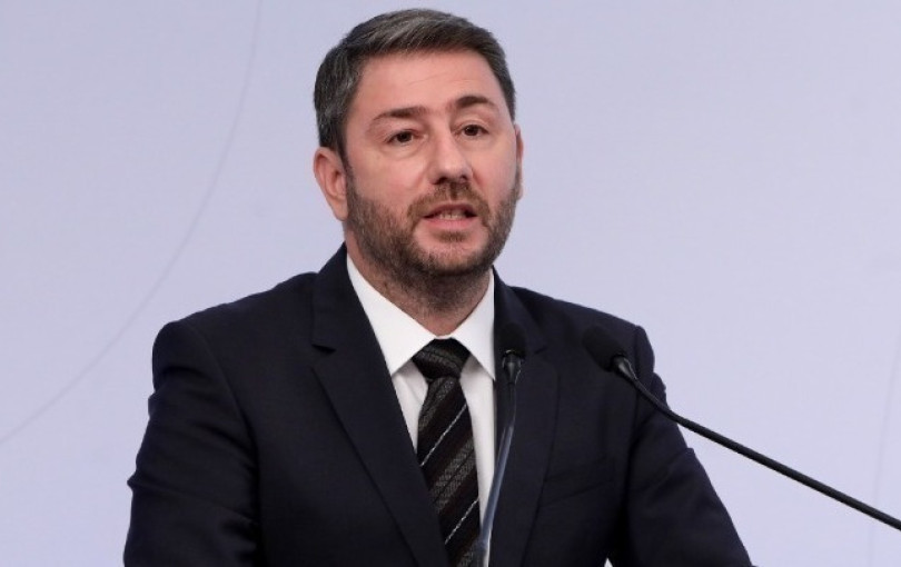 Ν. Ανδρουλάκης: «Μαζί με το νοίκι και το αυξημένο κόστος ζωής, πληρώνετε και τις απευθείας αναθέσεις»
