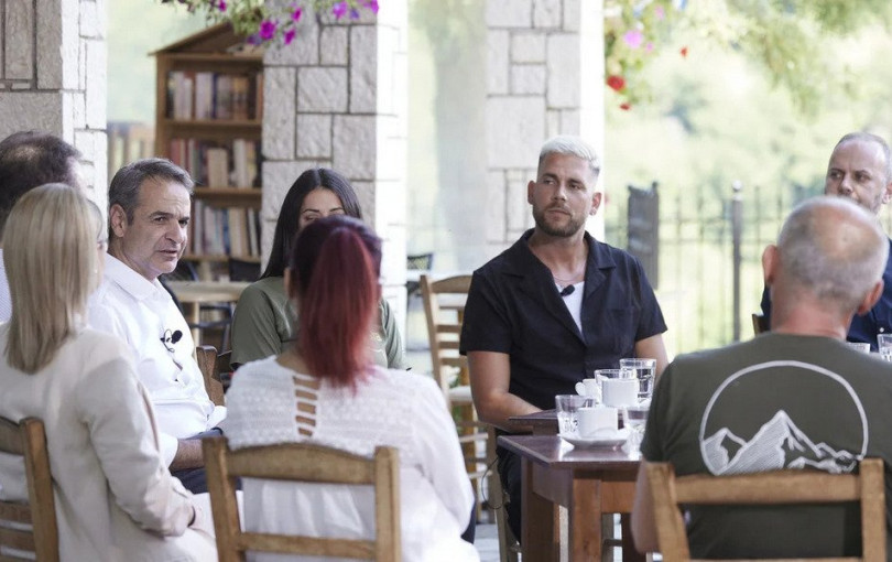 Η επανεμφάνιση Καμμένου και η ειδυλλιακή συζήτηση του Μητσοτάκη στα 840 μέτρα υψόμετρο. Γράφει ο Μποξέρ*
