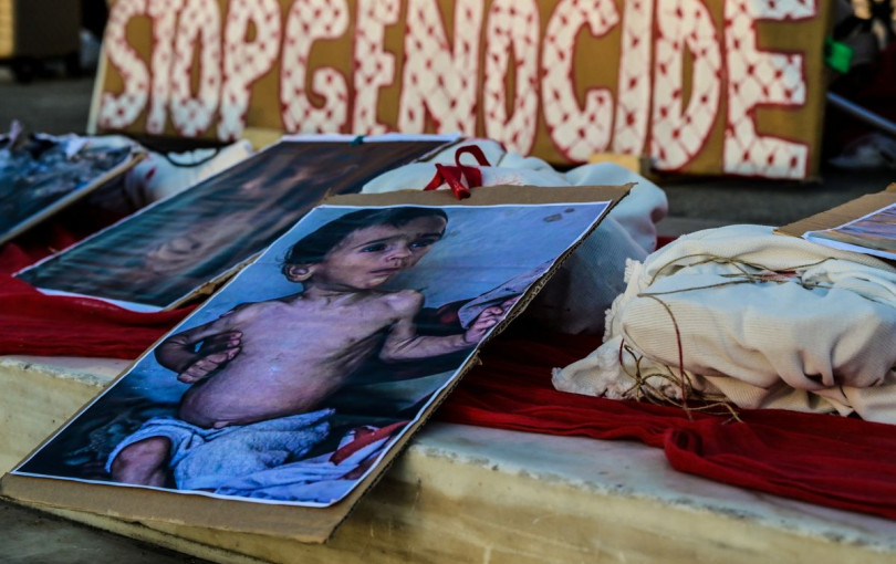 Πλήθος κόσμου στο Σύνταγμα για την Παλαιστίνη - Παρών και ο Δ. Κουτσούμπας