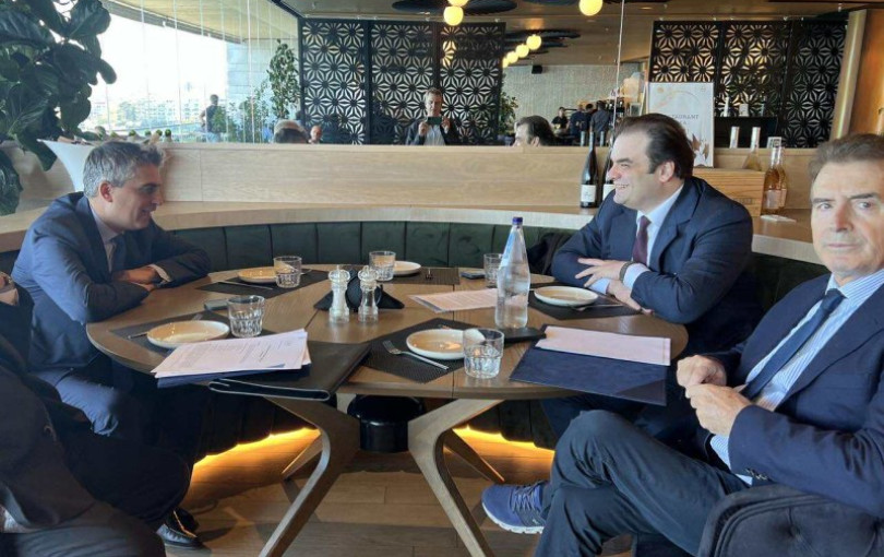 Περιμένοντας τον Μητσοτάκη Περιμένοντας τον Μητσοτάκη