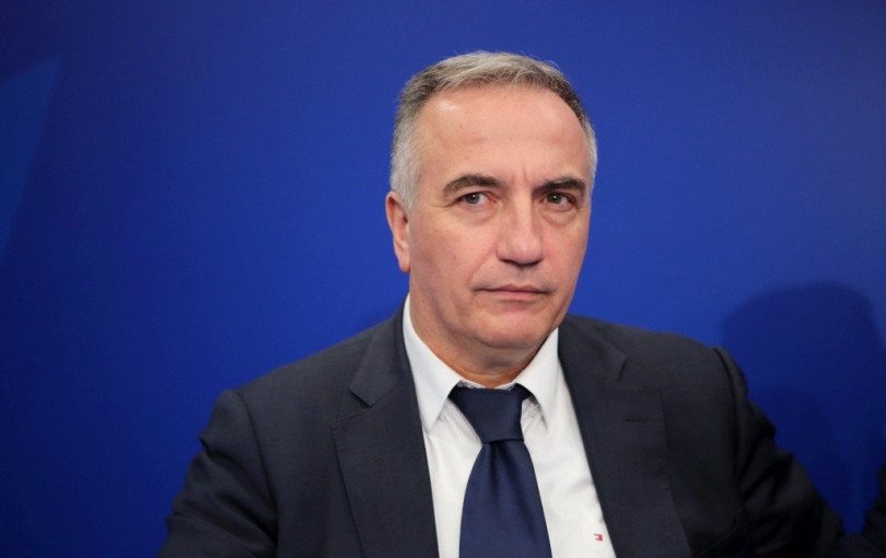 Ανά εικοσάδες "βλέπει" τους "γαλάζιους" βουλευτές ο Καλαφάτης Ανά εικοσάδες "βλέπει" τους "γαλάζιους" βουλευτές ο Καλαφάτης
