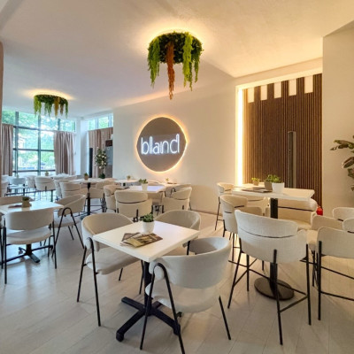 Bland Café Bar: Ποιότητα, γεύση και διασκέδαση στα Βασιλικά Θεσσαλονίκης